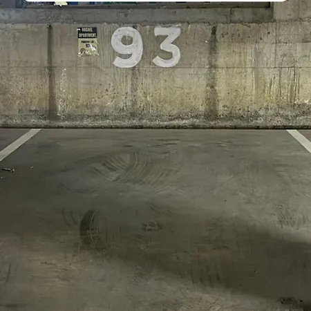 Free Parking Sudio Appartement Tirana