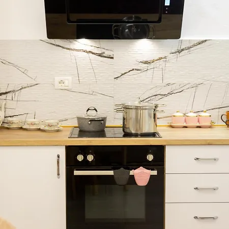 Free Parking Sudio Tirana