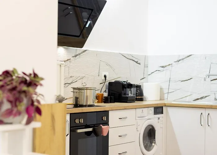 Free Parking Sudio Tirana