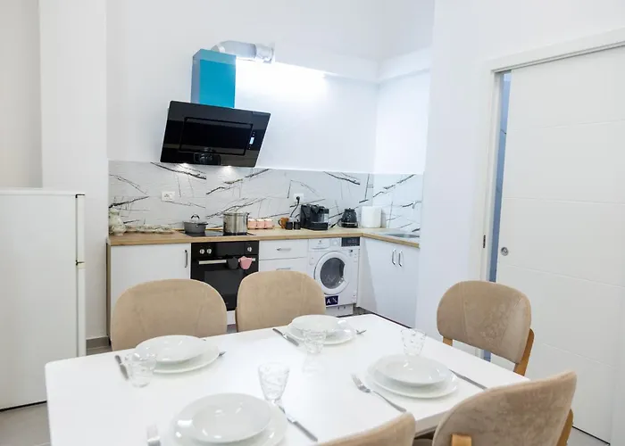 Free Parking Sudio Tirana